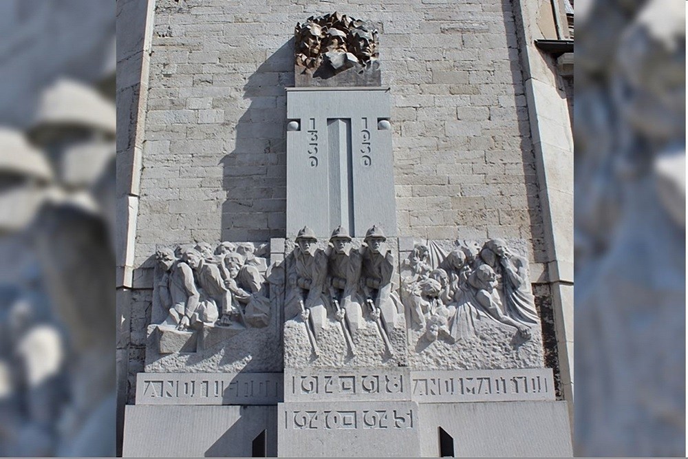 War Memorial Andenne #3