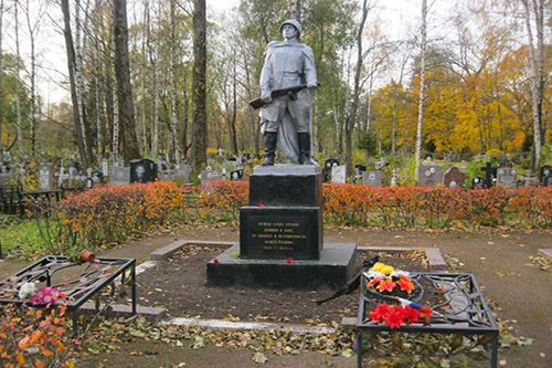 Massagraf Sovjet Soldaten Strelna #1
