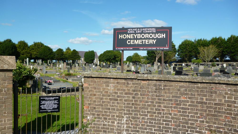 Commonwealth War Graves Honeyborough Cemetery #1