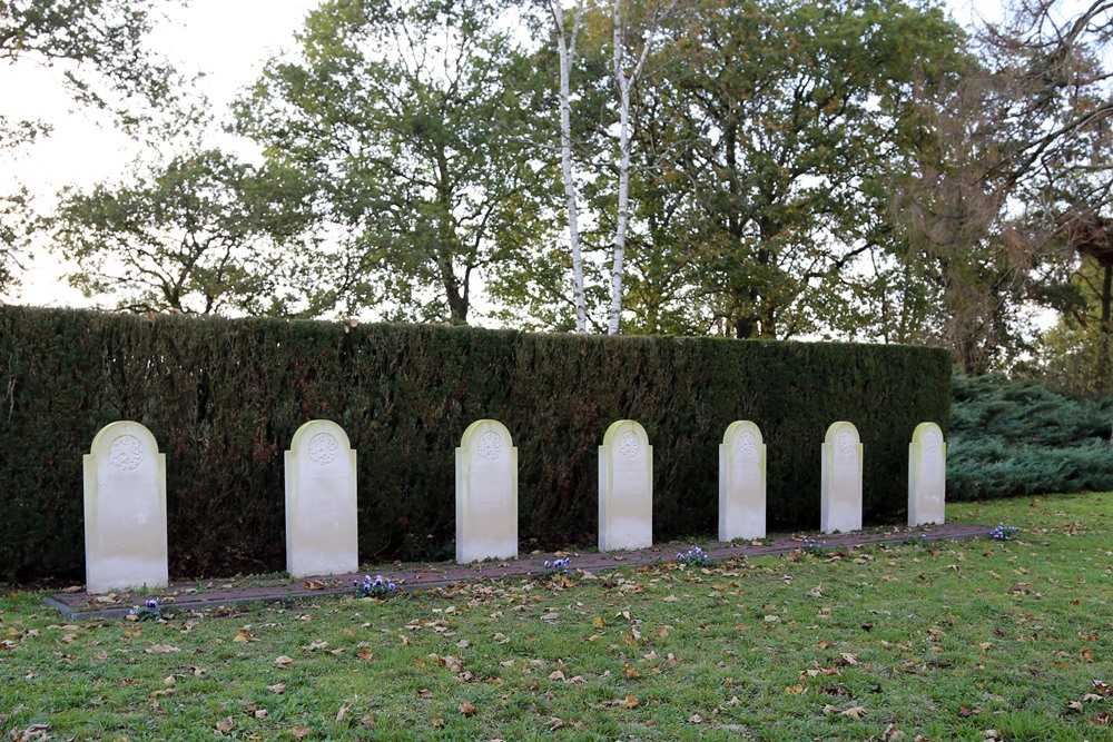 Nederlandse Oorlogsgraven Rooms Katholieke Begraafplaats Helenaveen #1
