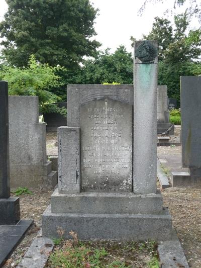 Nederlandse Oorlogsgraven Rooms Katholieke Begraafplaats Loven Besterd Tilburg #2