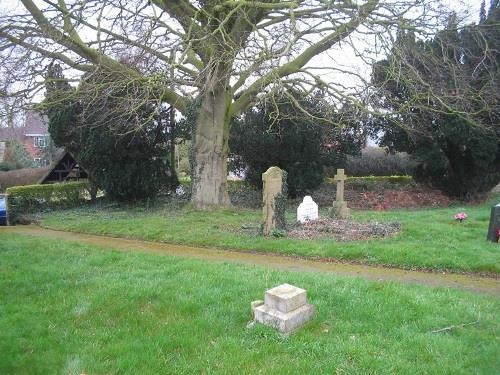 Commonwealth War Grave St. Giles Churchyard #1