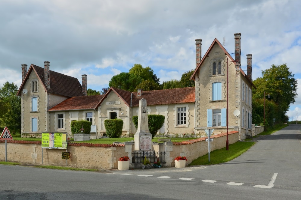 War Memorial Bouteilles-Saint-Sébastien #1