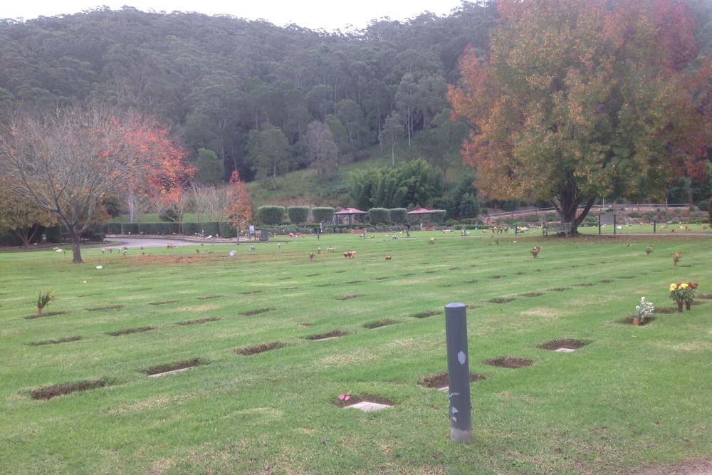 Australian War Grave Palmdale Lawn Cemetery & Memorial Park #1