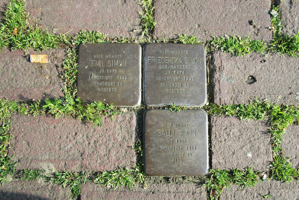 Stumbling Stones Synagogenstrae 3