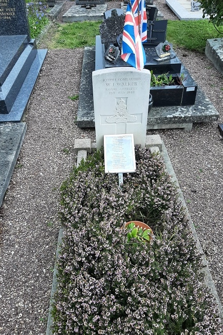 Commonwealth War Grave Mouen #3