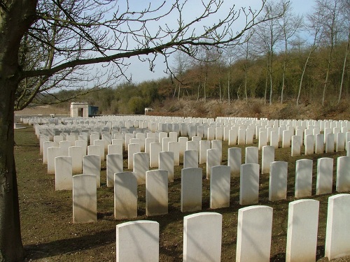Commonwealth War Cemetery Blighty Valley