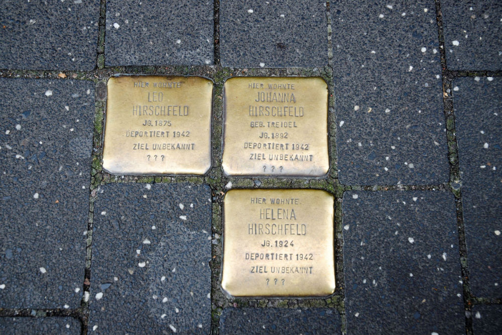 Stolpersteine Holzgasse 48 #1