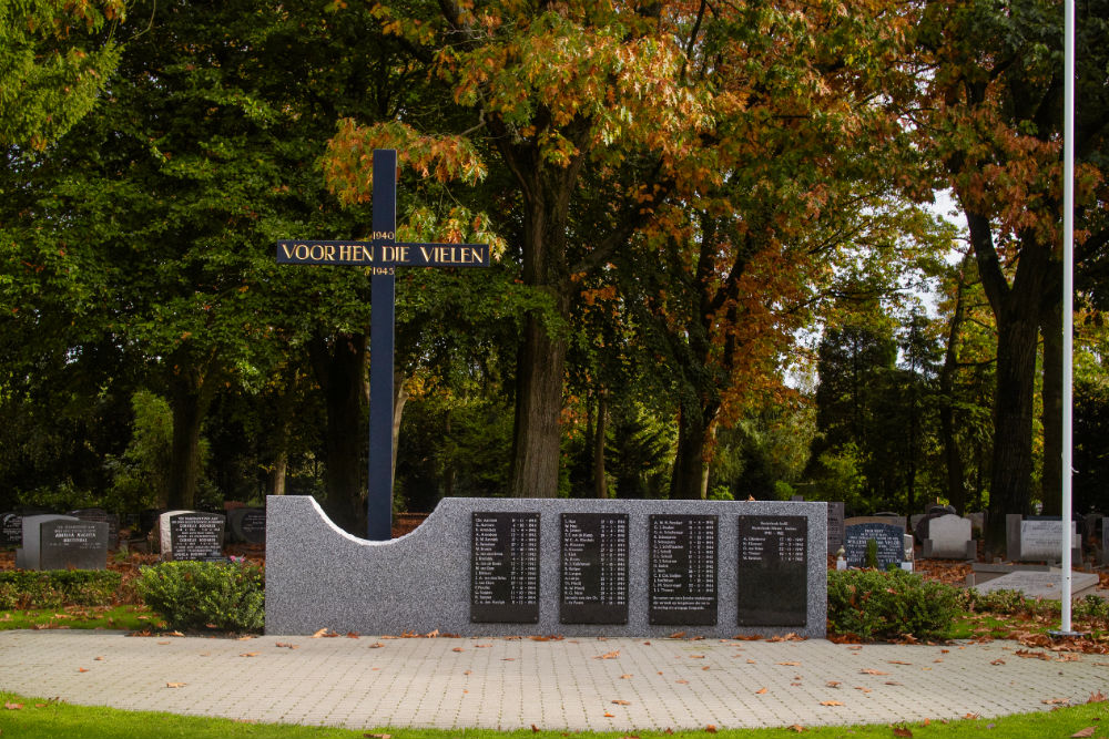 War Memorial Communal Cemetery Oostergaarde Harderwijk #1