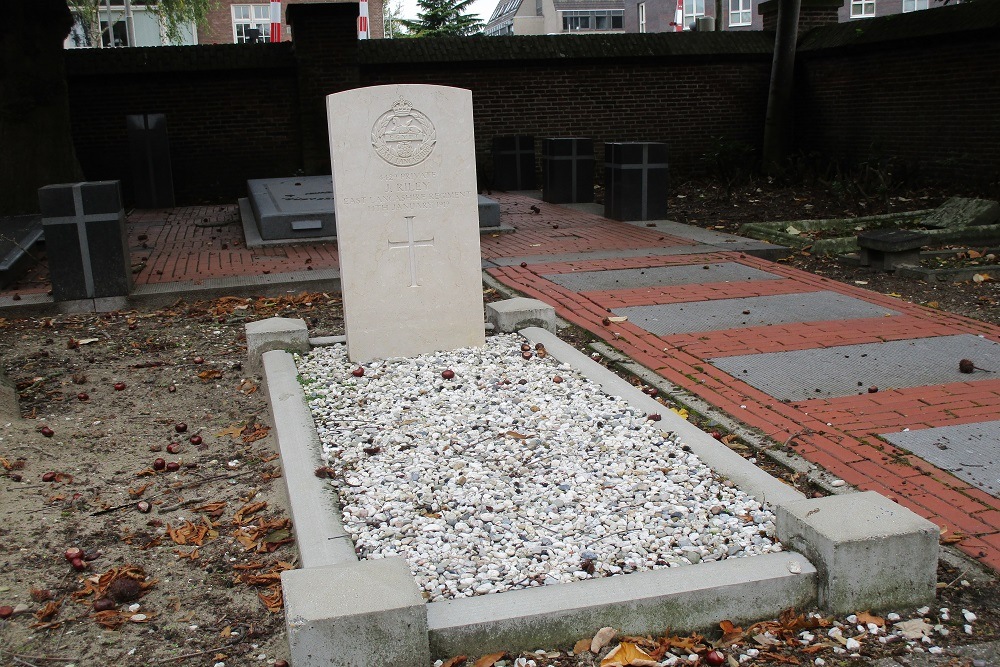 Commonwealth War Grave Amersfoort Roman Catholic Cemetery Amersfoort #1