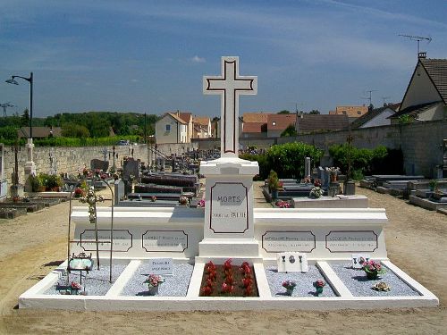 Oorlogsgraven Gemeentelijk Begraafplaats Asnires-sur-Oise #1