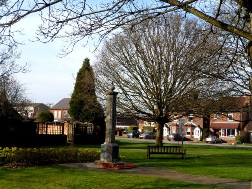 War Memorial Leverstock Green