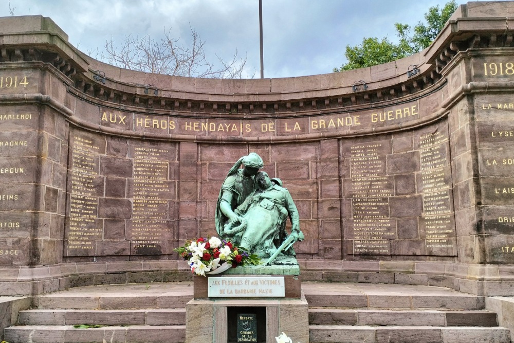 War Memorial Hendaye #1