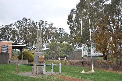 Oorlogsmonument Strath Creek #1