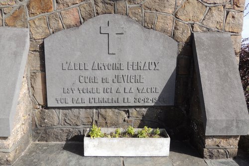 Monument Abbe Antoine Fenaux Jevigné #3