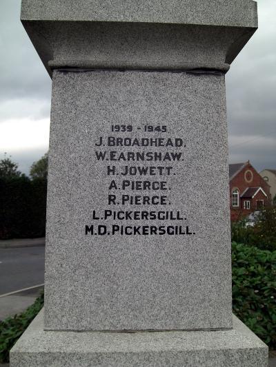 Oorlogsmonument Kirkhamgate #2
