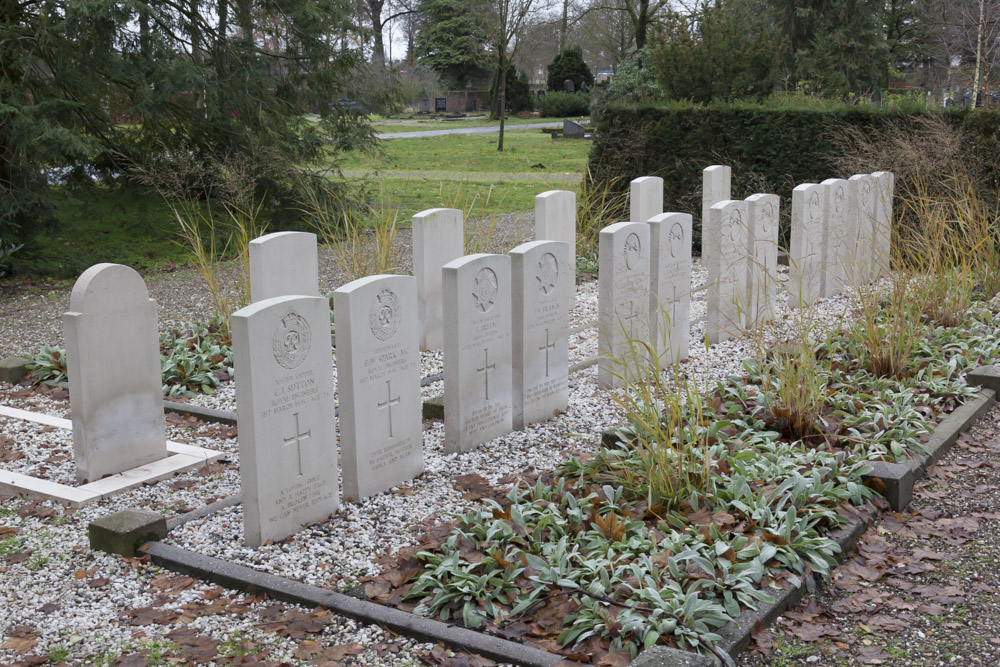 Commonwealth War Graves General Cemetery Aalten #1