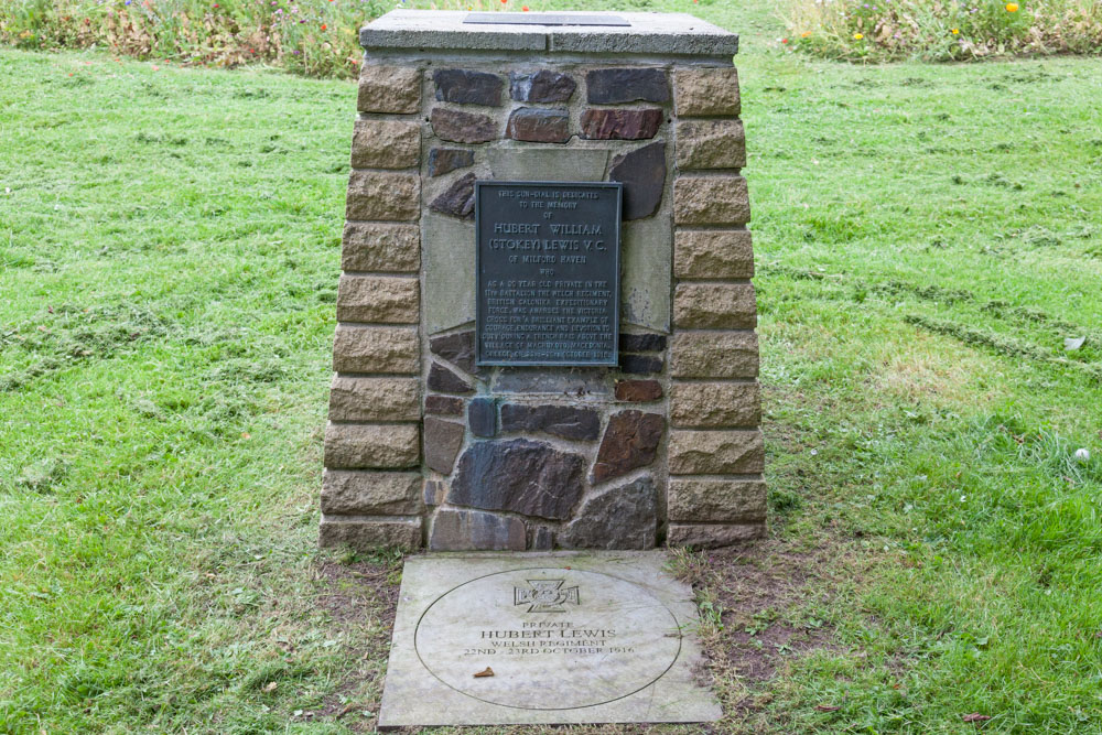 Monument Hubert William (Stokey) Lewis V.C. #1