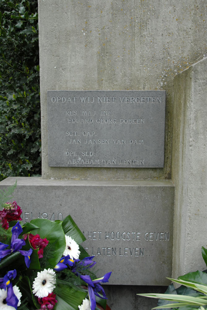 War Memorial Poeldonk #2