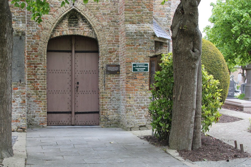 Commonwealth War Grave Avekapelle #1