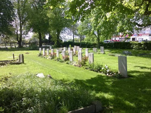Commonwealth War Graves St. Peter and St. Paul Churchyard #1