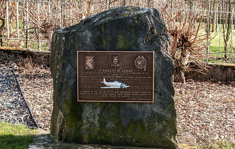 Memorial US-Pilot Lt. Robert M. Lamar #1