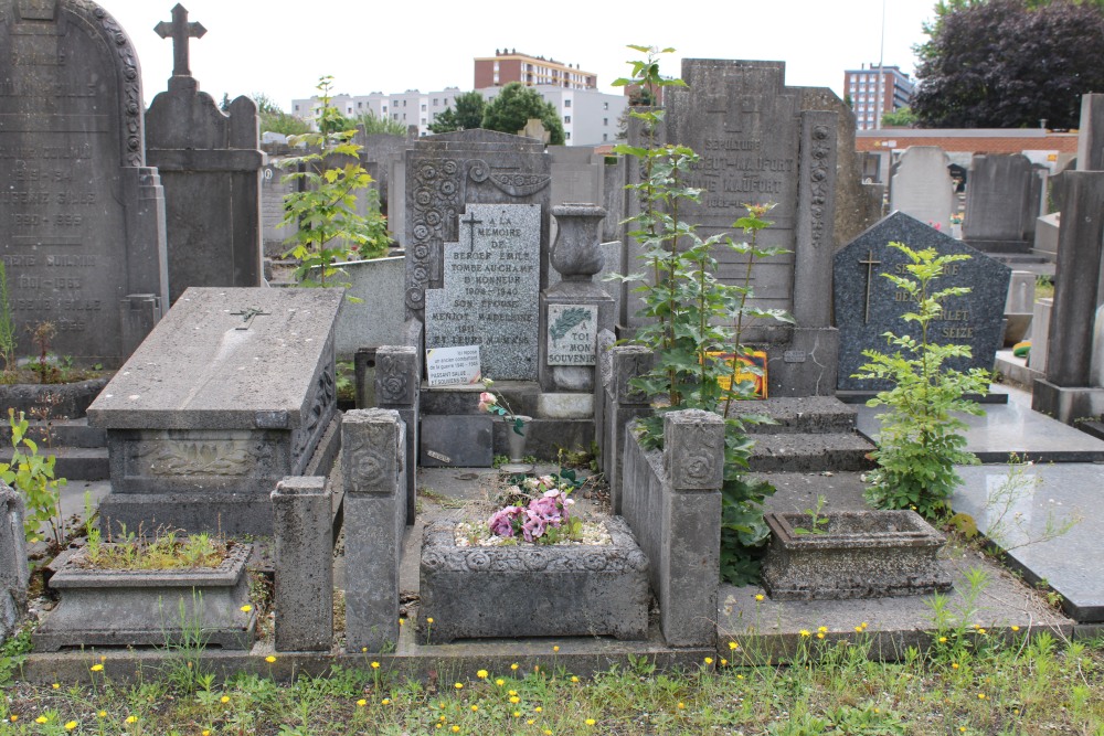 Belgische Oorlogsgraven Châtelet #4