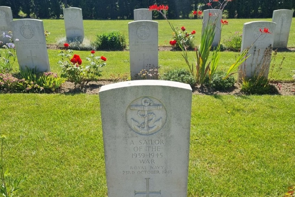 Commonwealth War Graves Dinard #5