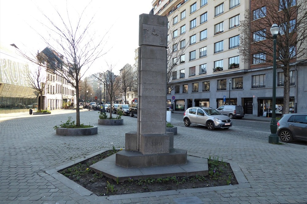 Monument voor de Pantsertroepen #1