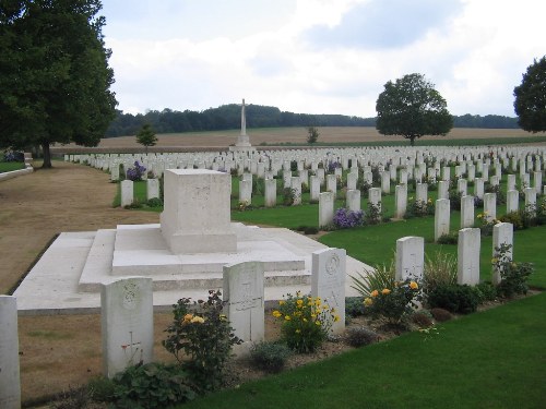 Commonwealth War Cemetery Villers Station #1