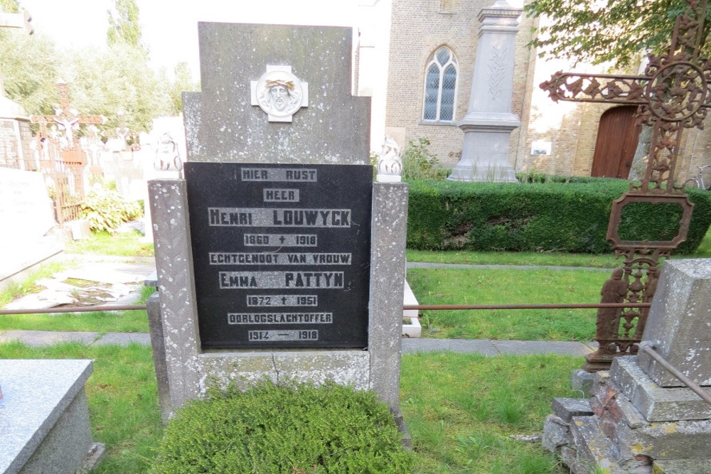 Belgische Oorlogsgraven Kerkhof Bulskamp