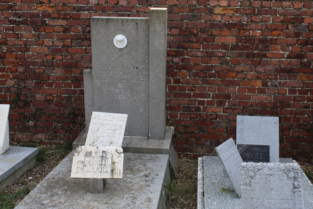 Belgian Graves Veterans Chapelle--Wattines #4