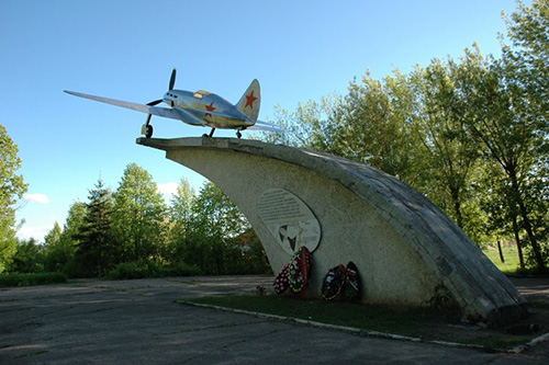 Monument Replica Mig-3 Gevechtsvliegtuig #1
