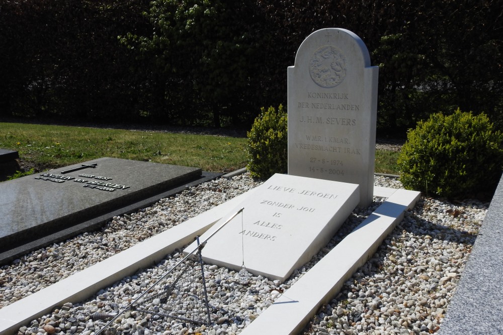 Dutch War Grave Buren Catholic Cemetery #2