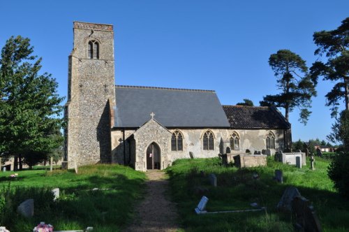 Oorlogsgraf van het Gemenebest Ilketshall St. Lawrence Churchyard