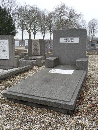 Dutch War Graves Klaaswaal #3