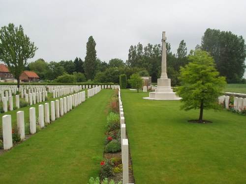 Commonwealth War Cemetery Pont-du-Hem #1