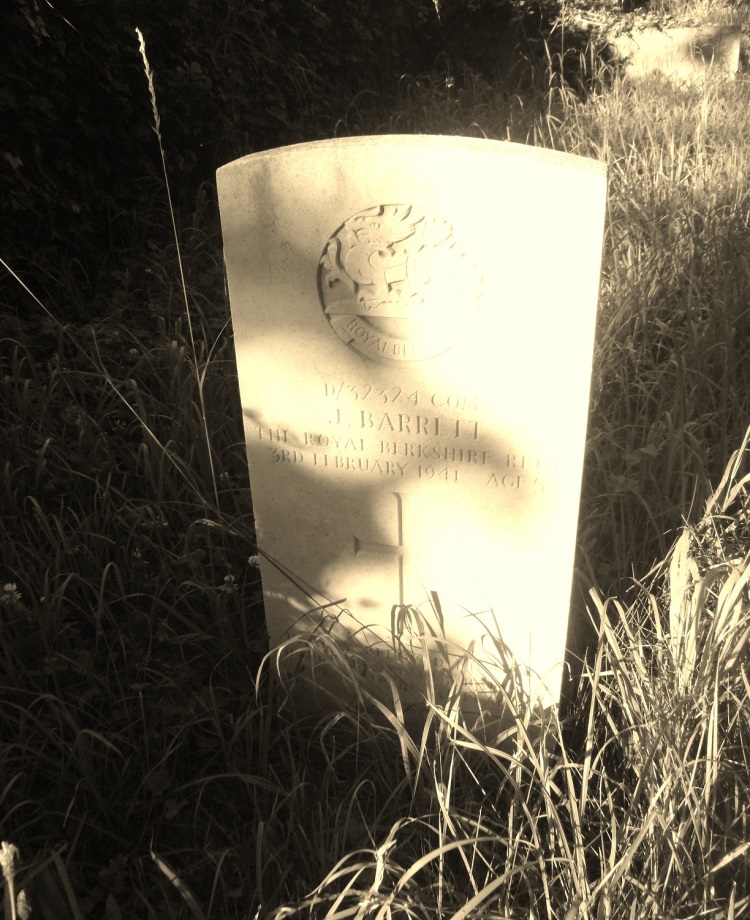 Commonwealth War Grave Charlton on Otmoor Cemetery