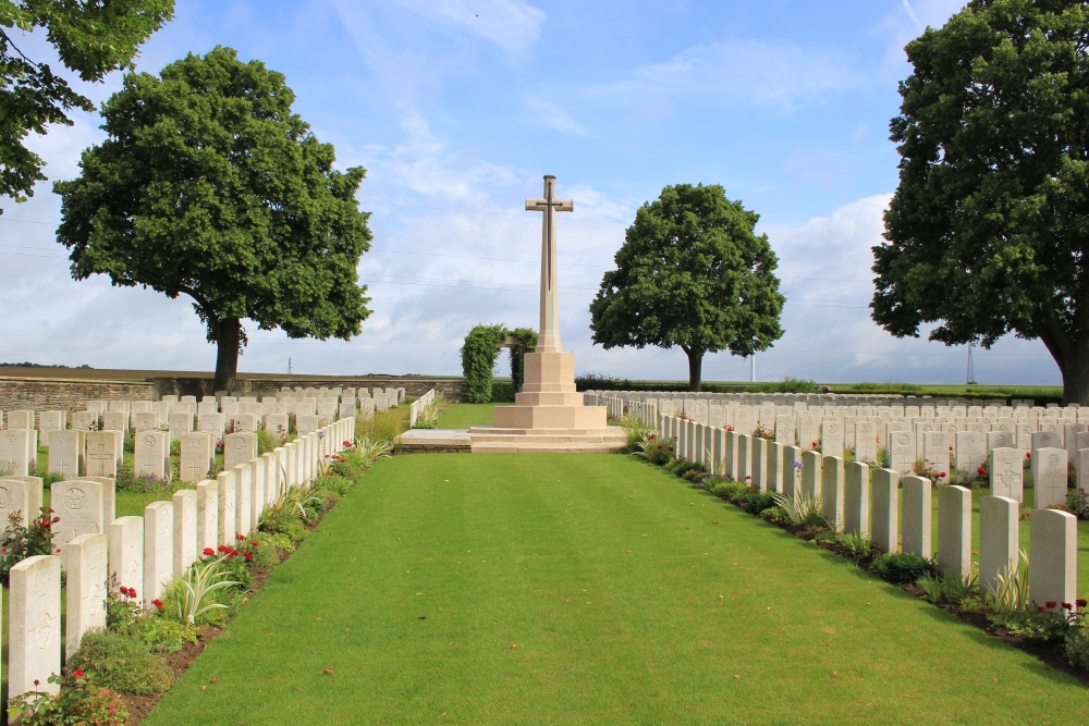 Commonwealth War Graves Achiet-le-Grand #2