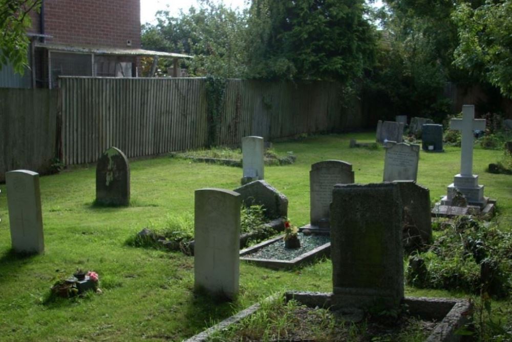 Commonwealth War Graves St. John the Baptist Churchyard #1