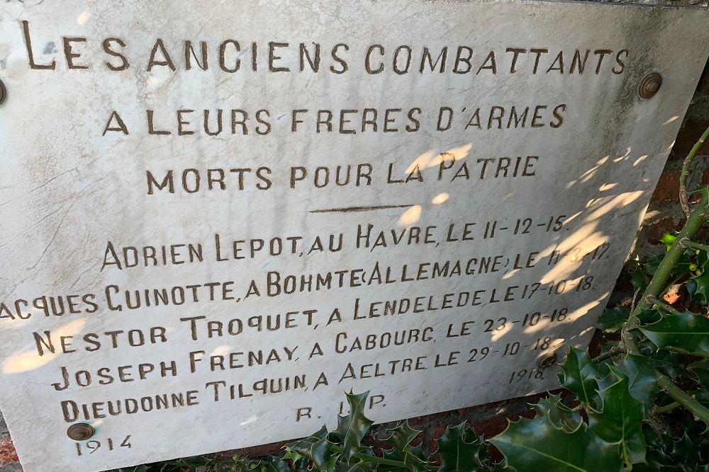 Gedenkteken Begraafplaats Houtain-Saint-Siméon #3