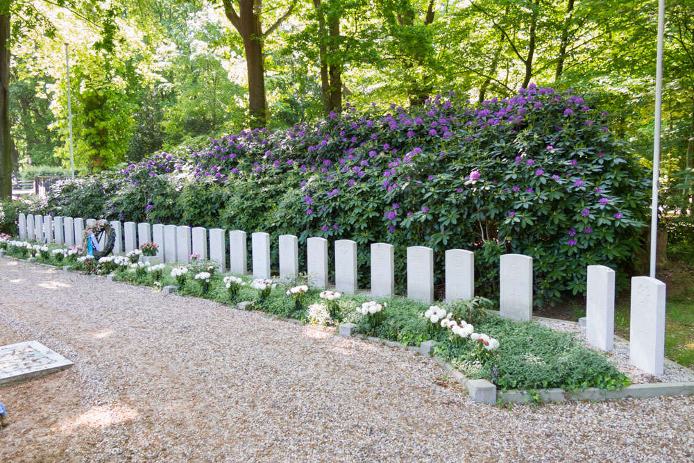 Commonwealth War Graves Ede #3