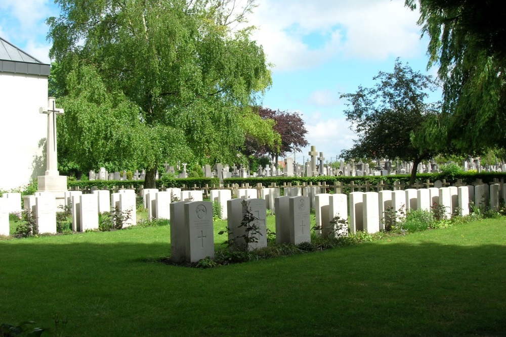 Oorlogsgraven van het Gemenebest Veurne #3