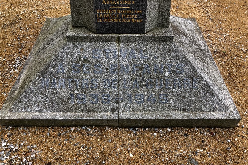 War Memorial Pontivy #2