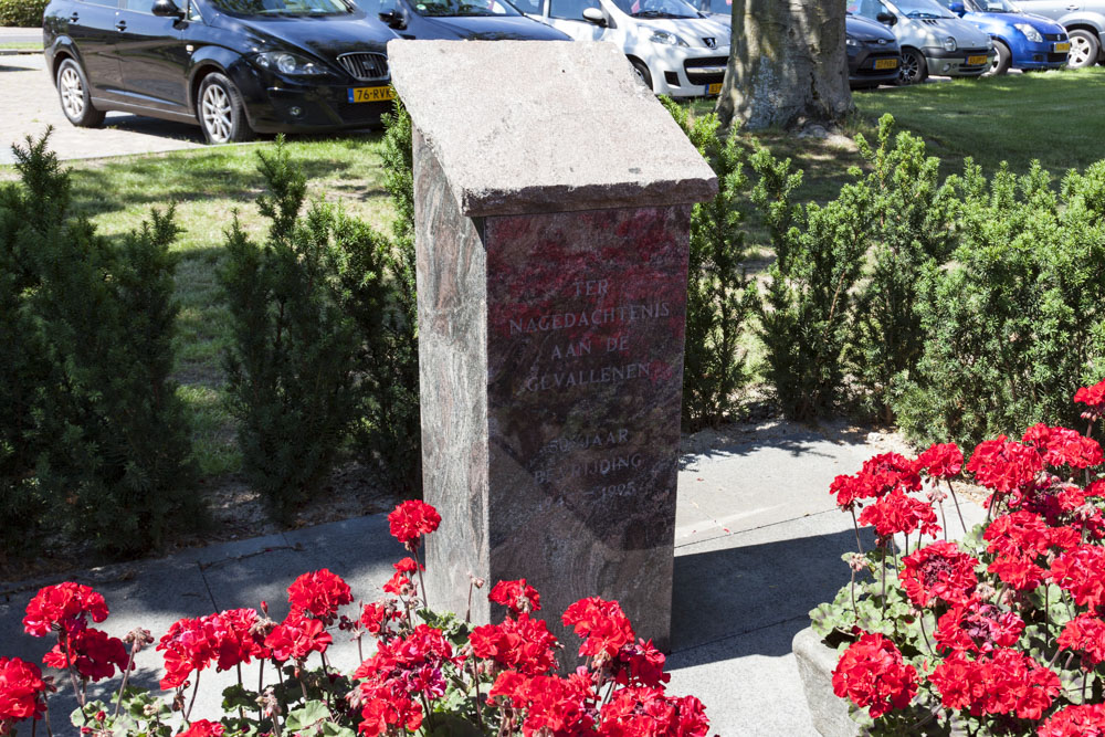 Memorial stone Weerselo #2