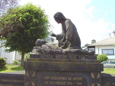 Oorlogsmonument Ober-Gondershausen #2