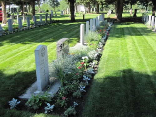 Oorlogsgraven van het Gemenebest Red Deer Cemetery #1