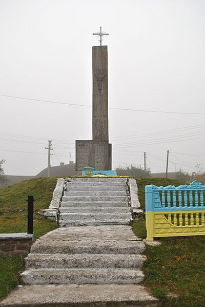 Oorlogsmonument Medvedivtsi #1