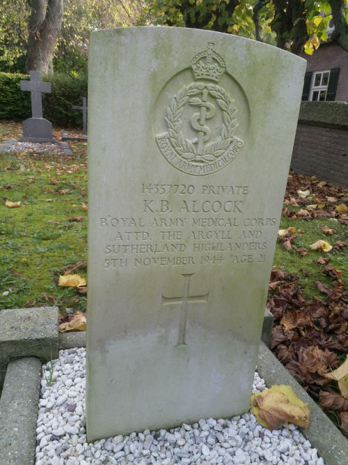 Commonwealth War Grave Roman Catholic Cemetery Oud-Empel #2