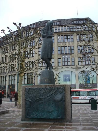 Monument Heinrich Heine #1